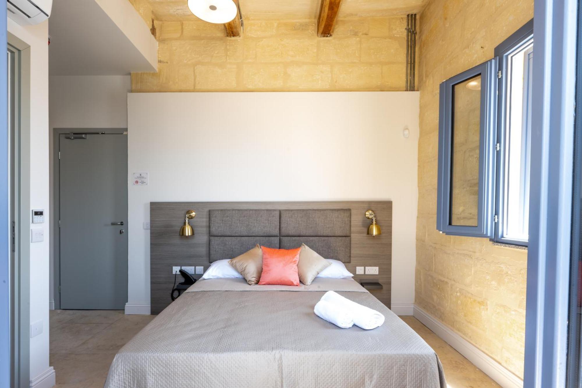 Casa Rosanna Malta B&B Adults Only 16 Plus Марсаскала Екстериор снимка