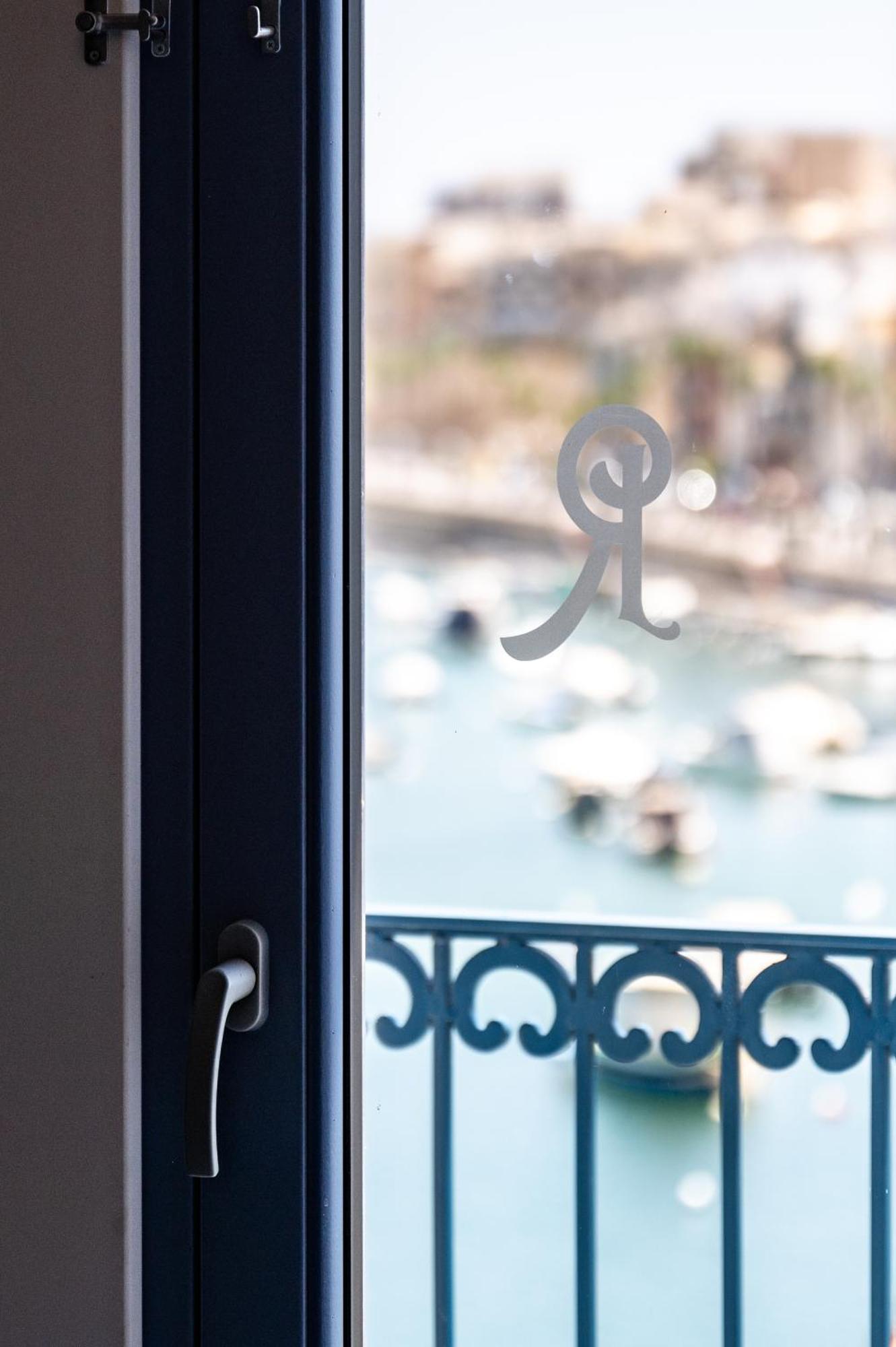 Casa Rosanna Malta B&B Adults Only 16 Plus Марсаскала Екстериор снимка