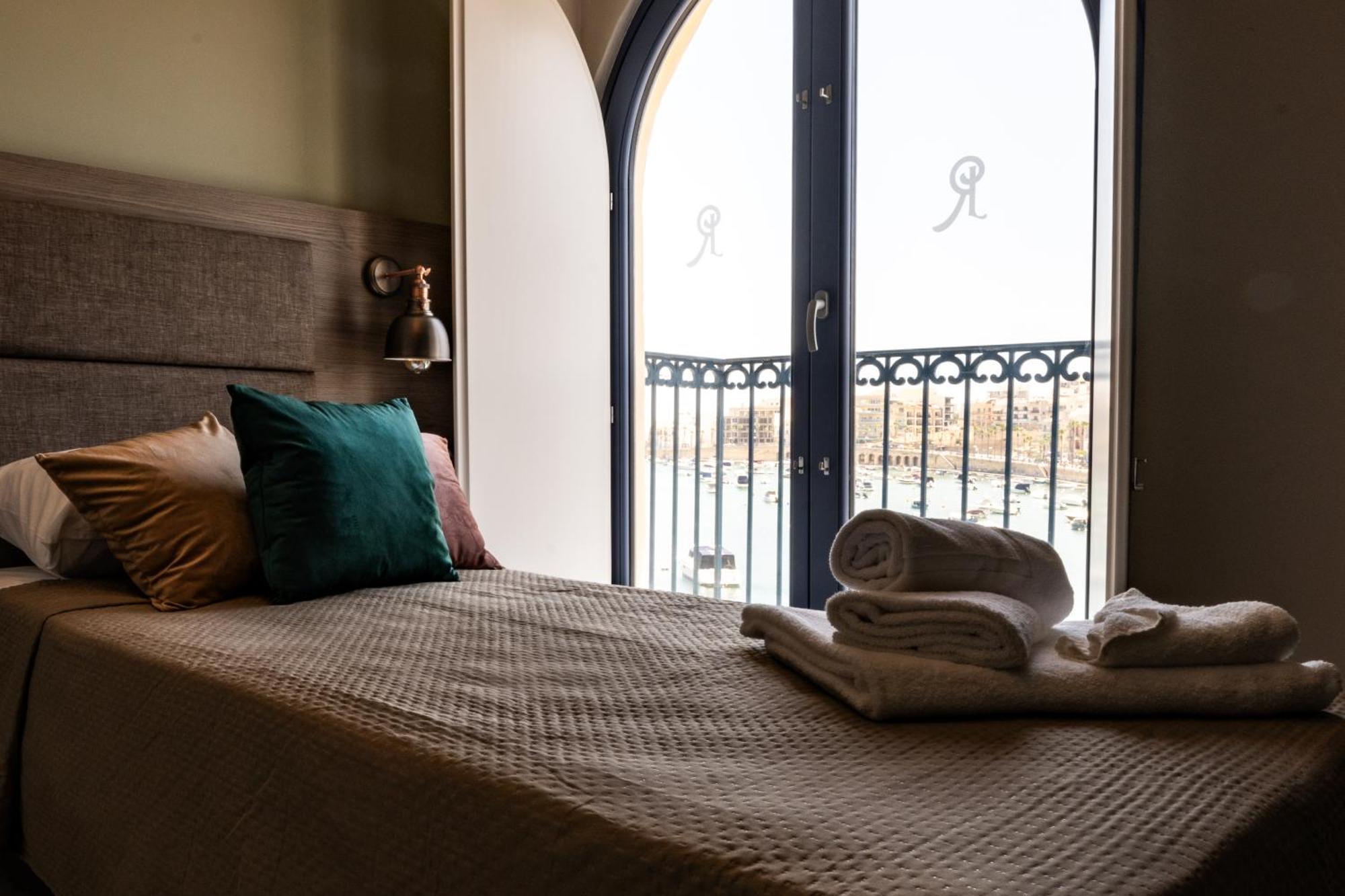 Casa Rosanna Malta B&B Adults Only 16 Plus Марсаскала Екстериор снимка