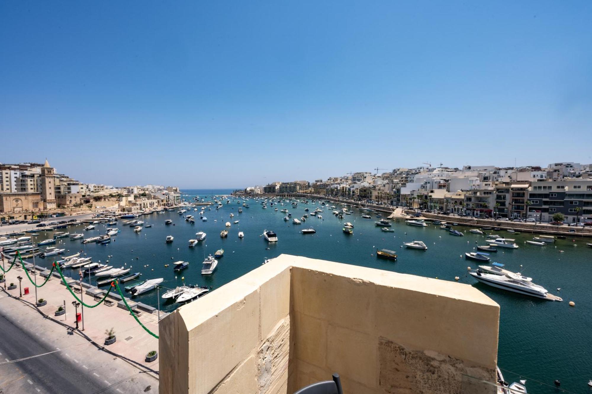 Casa Rosanna Malta B&B Adults Only 16 Plus Марсаскала Екстериор снимка